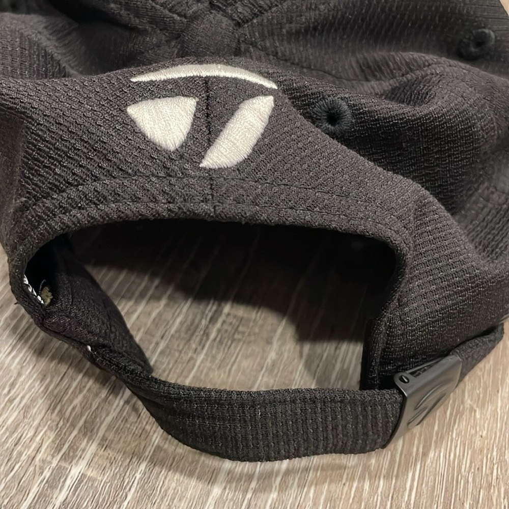 TaylorMade Golf R11 Strapback Hat - Picture 3 of 6